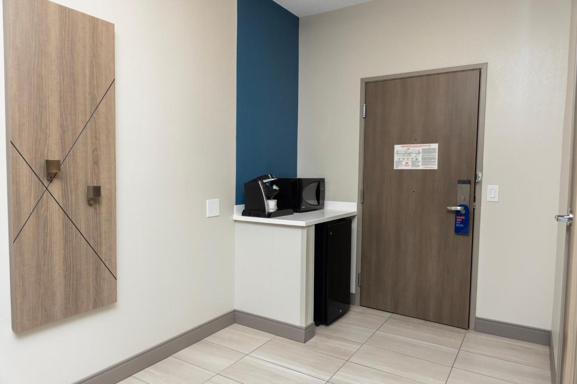 Holiday Inn Express Hotel And Suites Marysville By Ihg Экстерьер фото